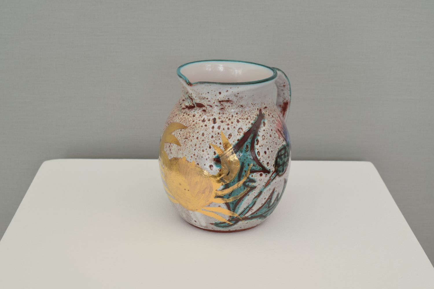 Pichet motif chardon et crabe doré